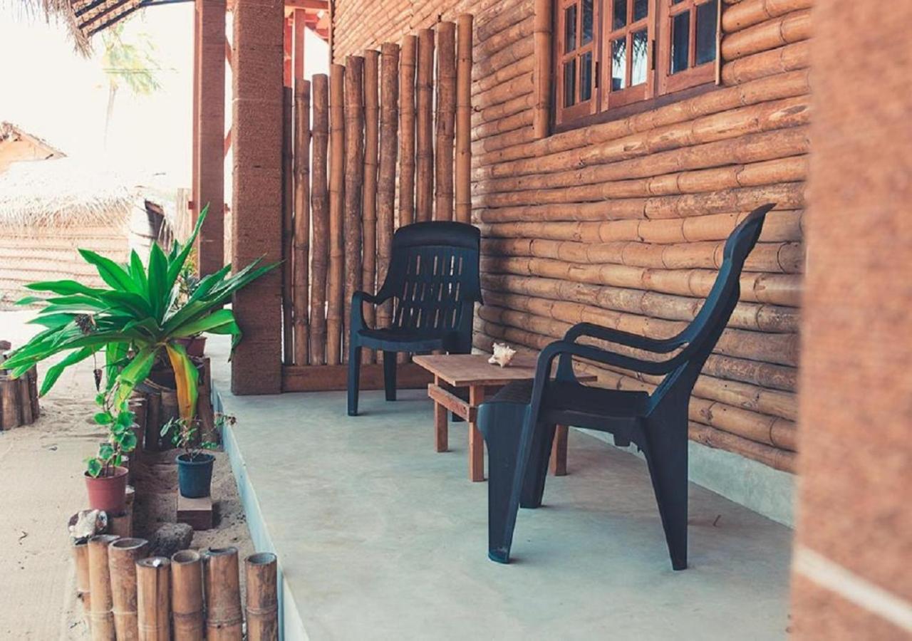 Surfpoint Sri Lanka Kite Village Kalpitiya Bagian luar foto
