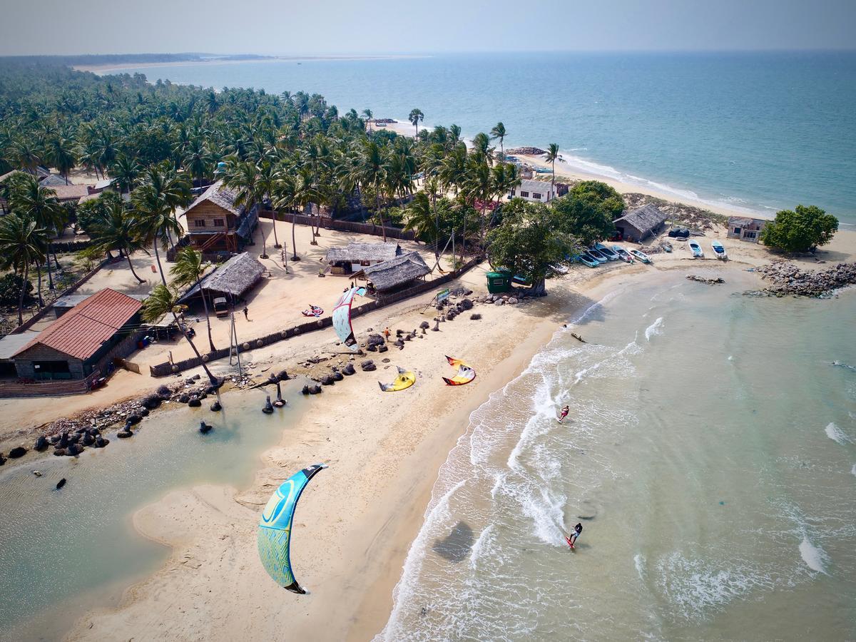 Surfpoint Sri Lanka Kite Village Kalpitiya Bagian luar foto