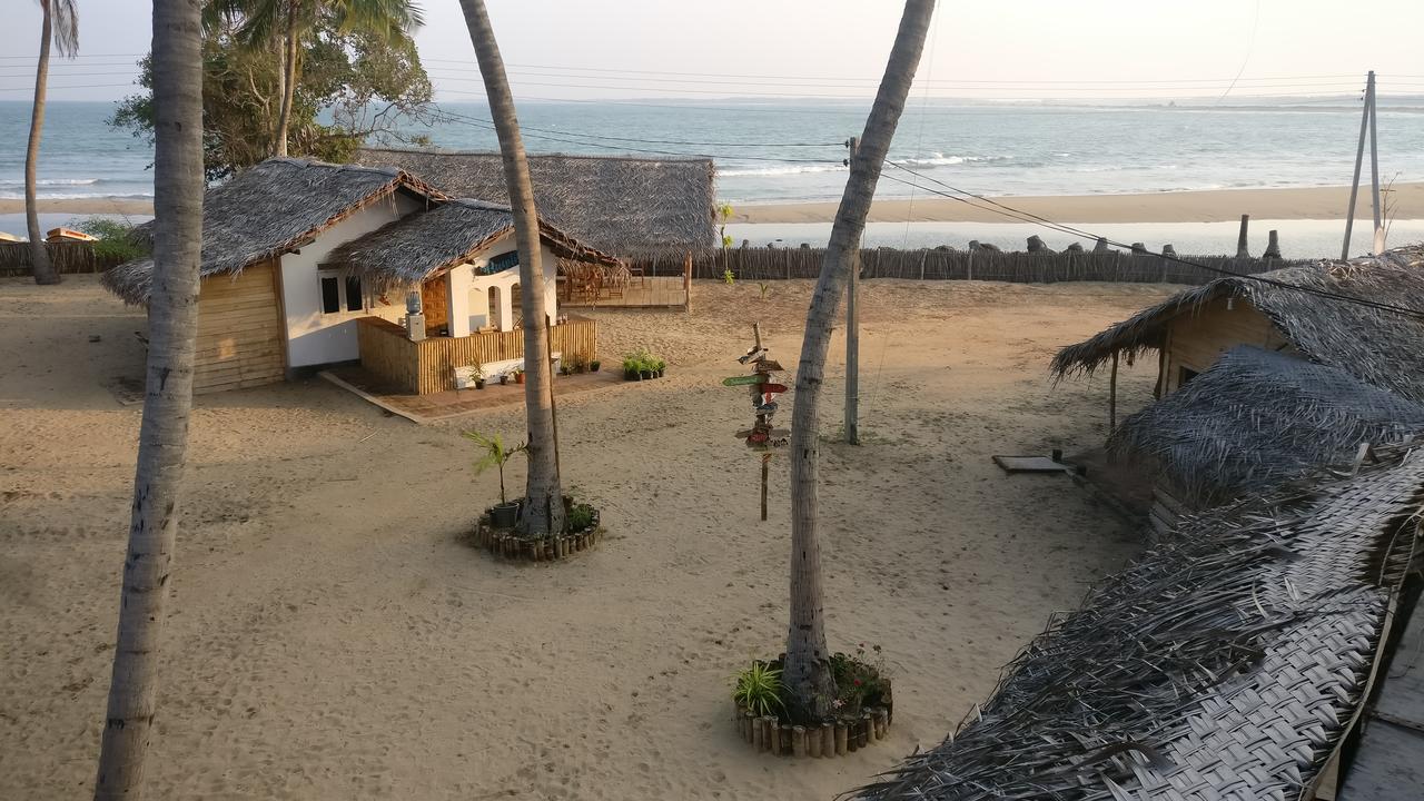 Surfpoint Sri Lanka Kite Village Kalpitiya Bagian luar foto